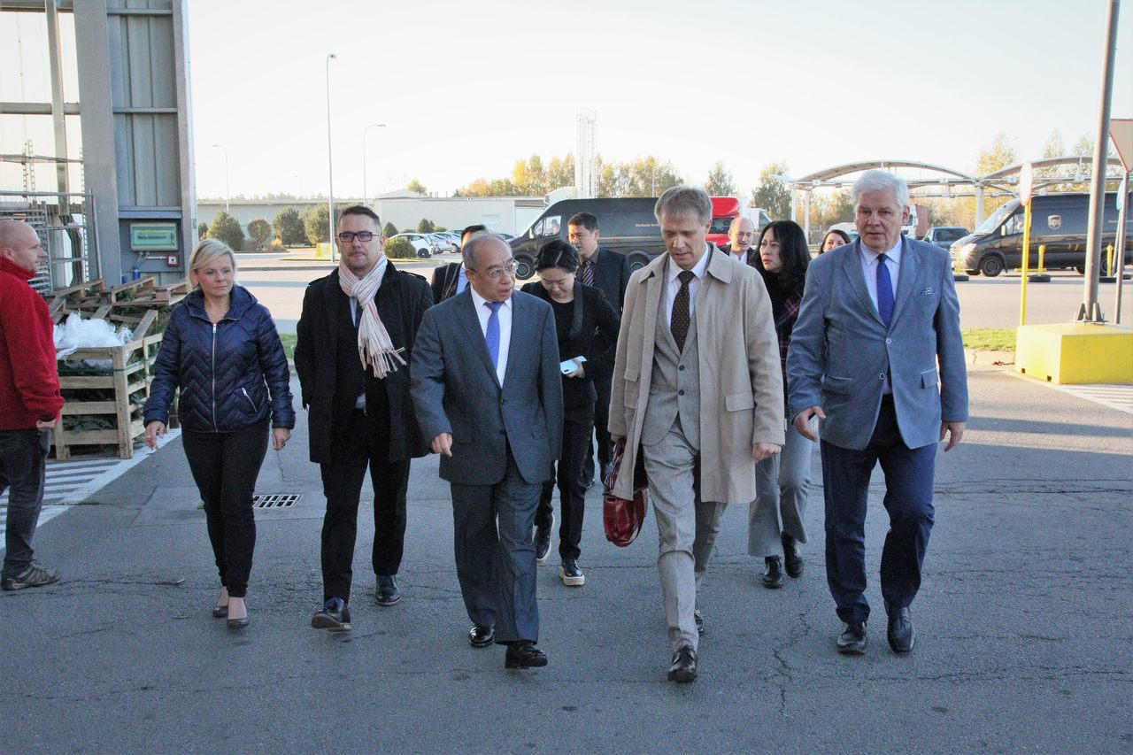 Delegacja z Chin w PCH Rënk